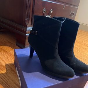 Stuart Weitzman Womens Black Goretex size 8